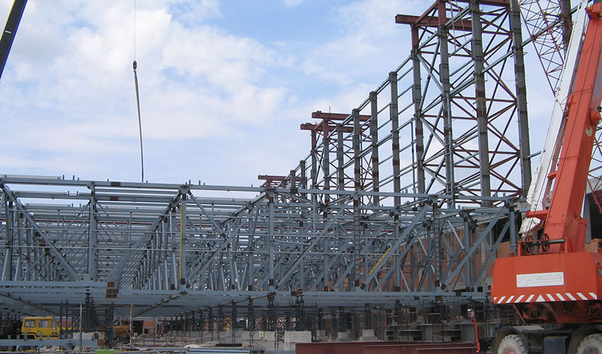 A380 Hangar roofing installation